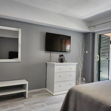 Apartmani Dijana พอดโกรา ภายนอก รูปภาพ