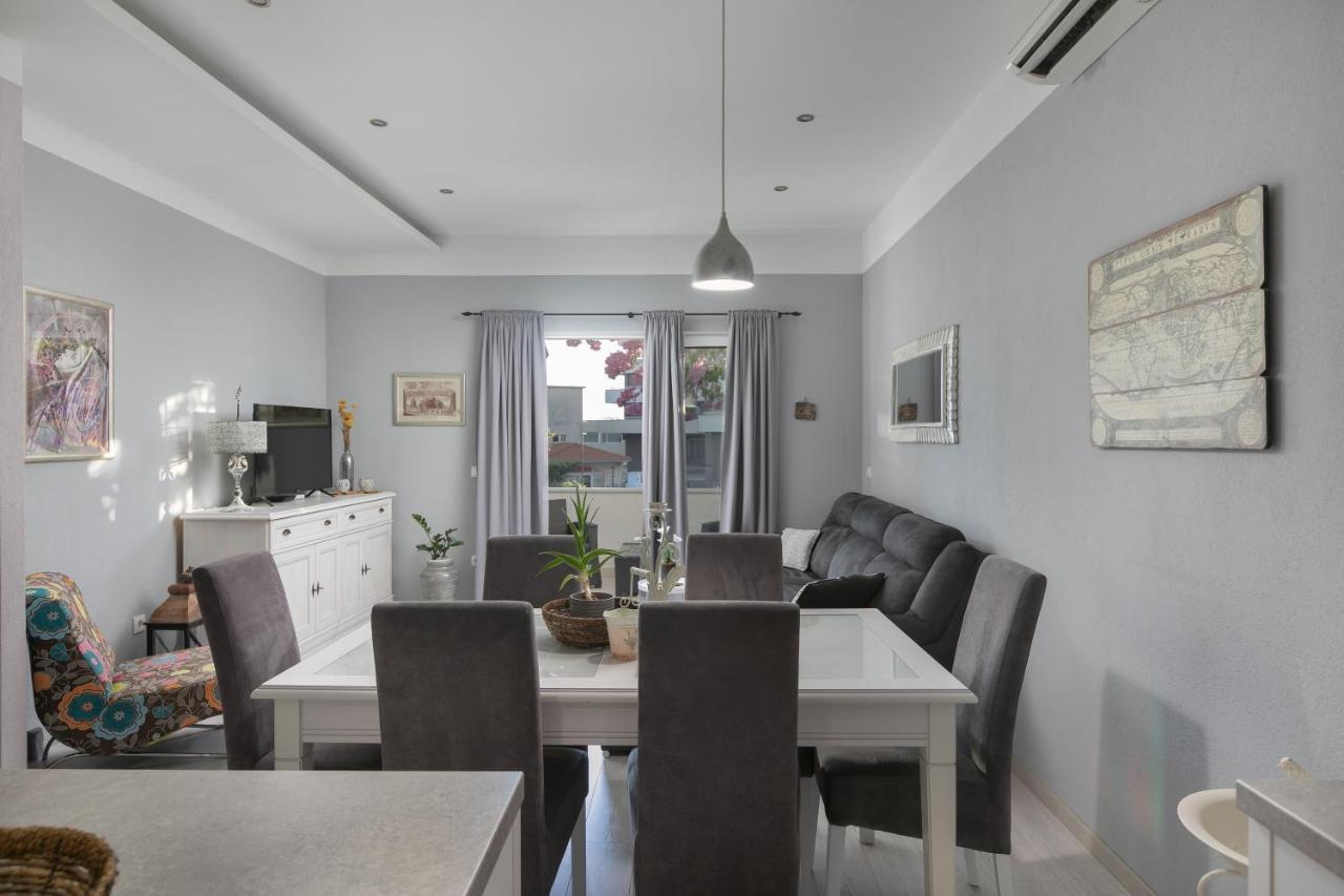 Apartmani Dijana พอดโกรา ภายนอก รูปภาพ