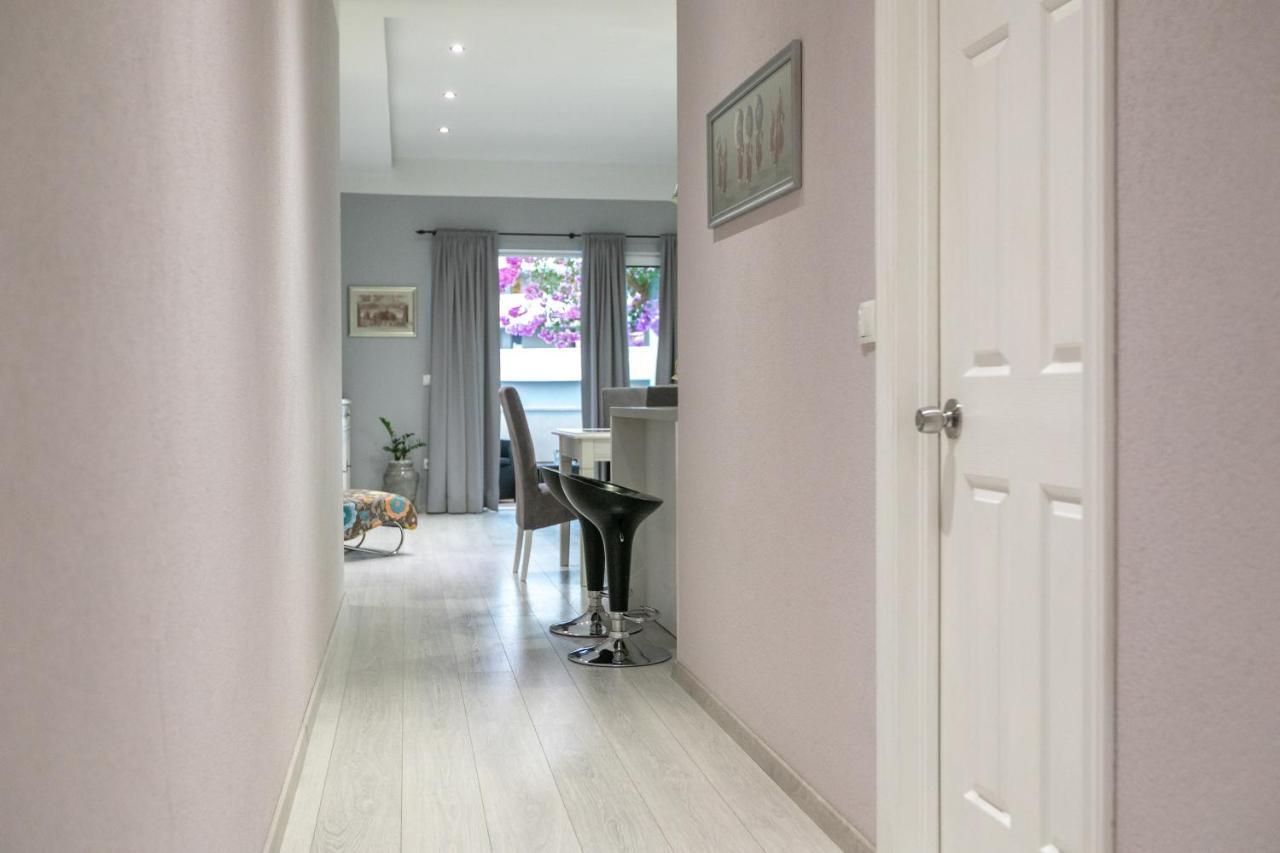 Apartmani Dijana พอดโกรา ภายนอก รูปภาพ
