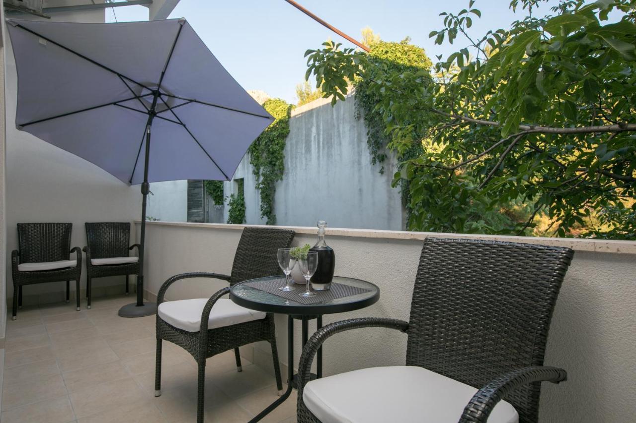 Apartmani Dijana พอดโกรา ภายนอก รูปภาพ