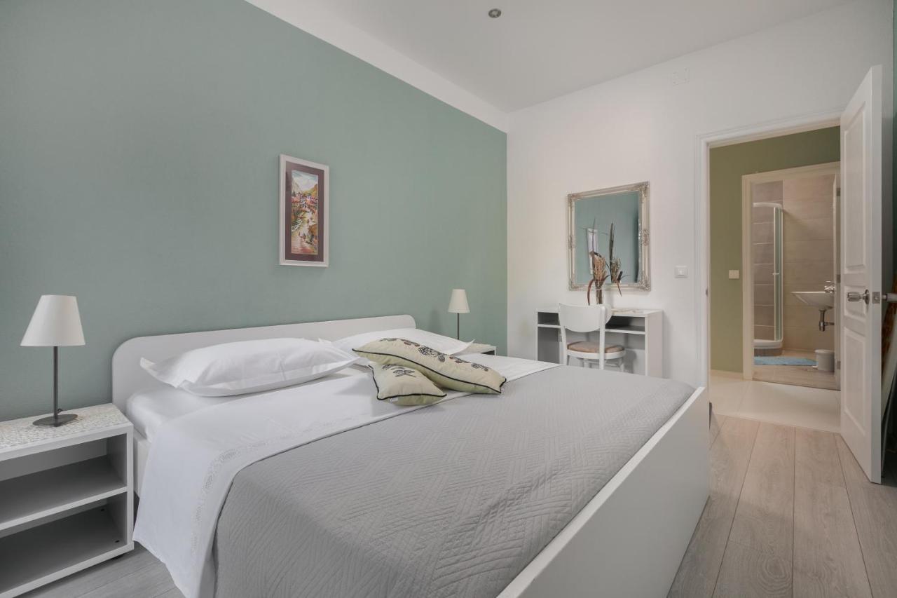Apartmani Dijana พอดโกรา ภายนอก รูปภาพ