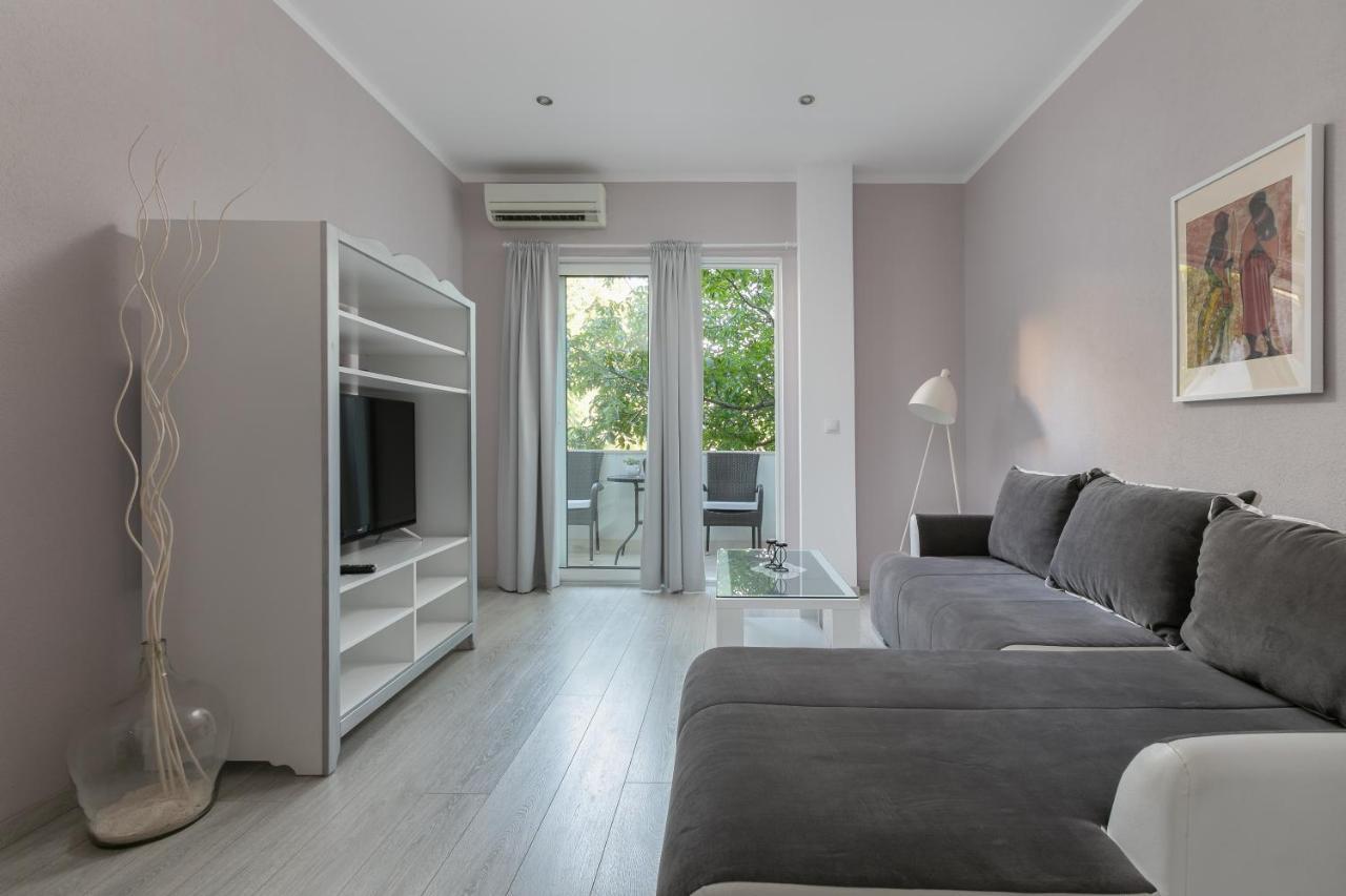 Apartmani Dijana พอดโกรา ภายนอก รูปภาพ