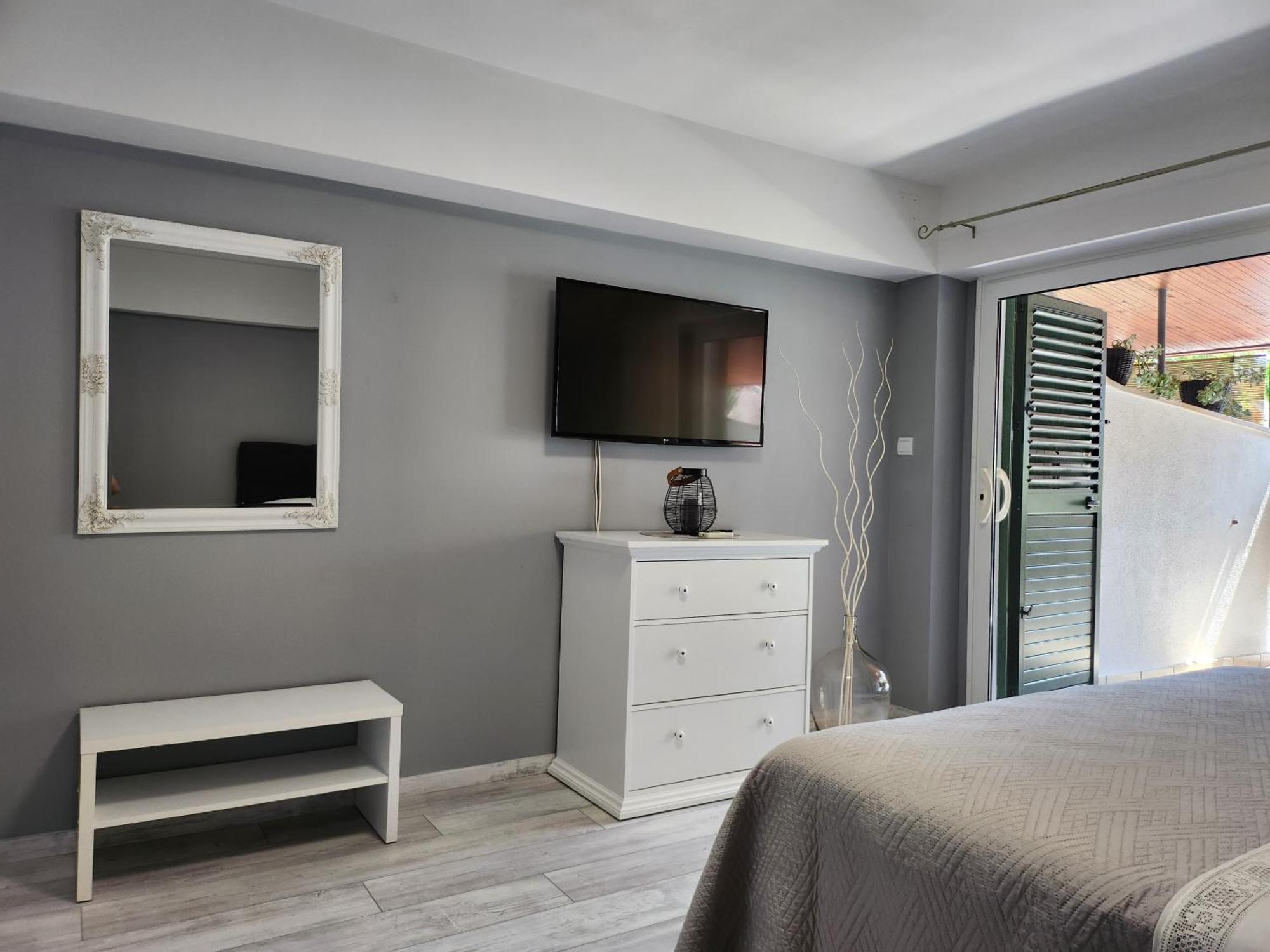 Apartmani Dijana พอดโกรา ภายนอก รูปภาพ