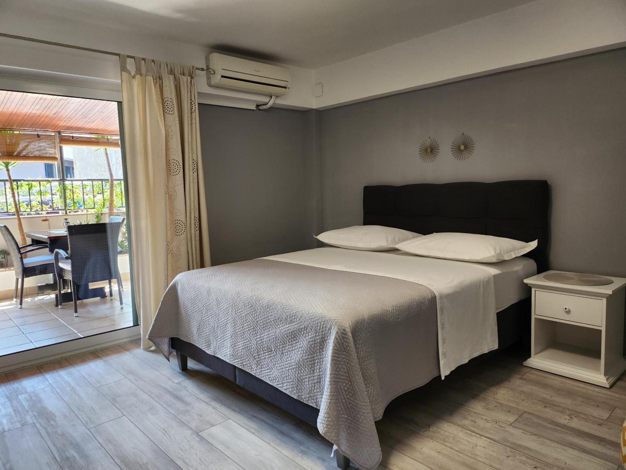 Apartmani Dijana พอดโกรา ภายนอก รูปภาพ