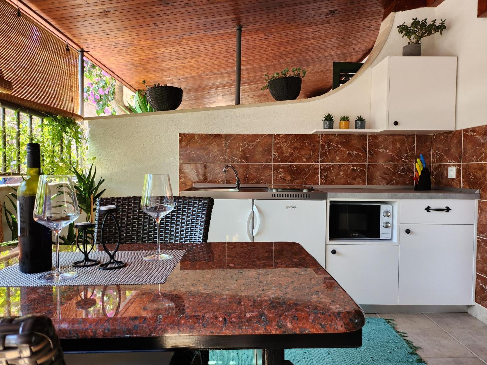 Apartmani Dijana พอดโกรา ภายนอก รูปภาพ
