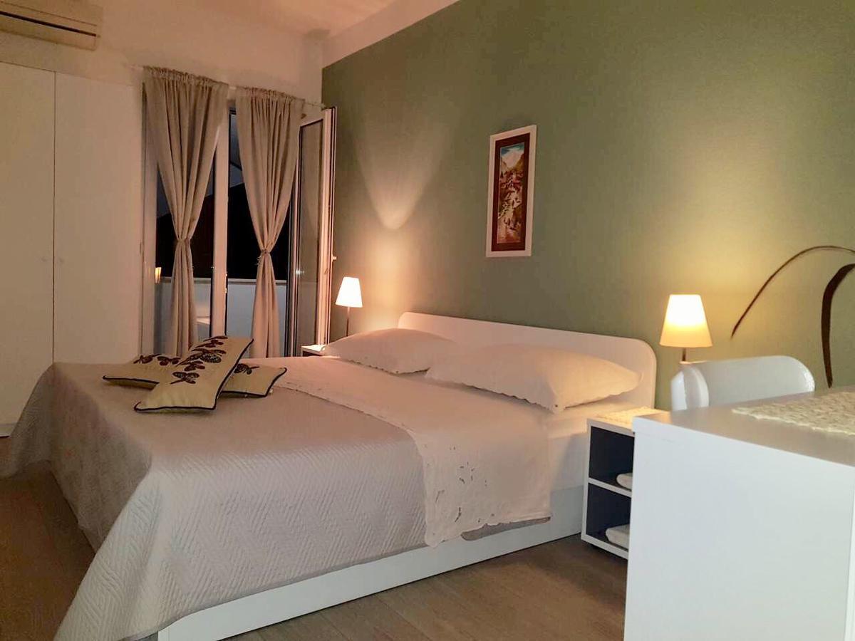 Apartmani Dijana พอดโกรา ภายนอก รูปภาพ