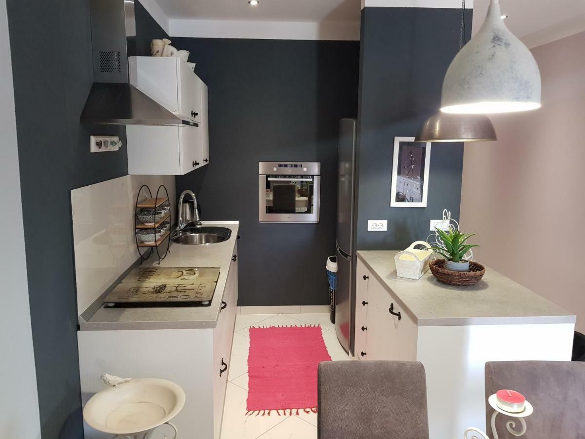 Apartmani Dijana พอดโกรา ภายนอก รูปภาพ